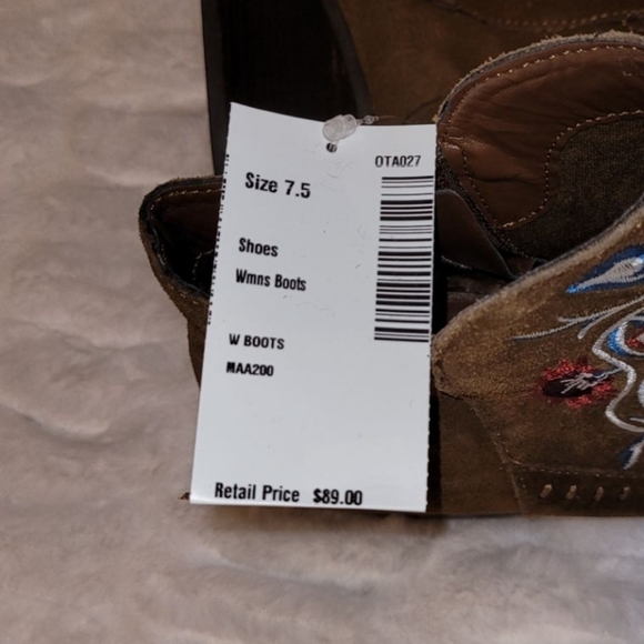 Carlos Santana Vivien Embroidered booties - Picture 7 of 7